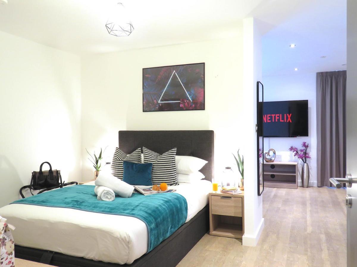 Tudors Esuites Corporate *