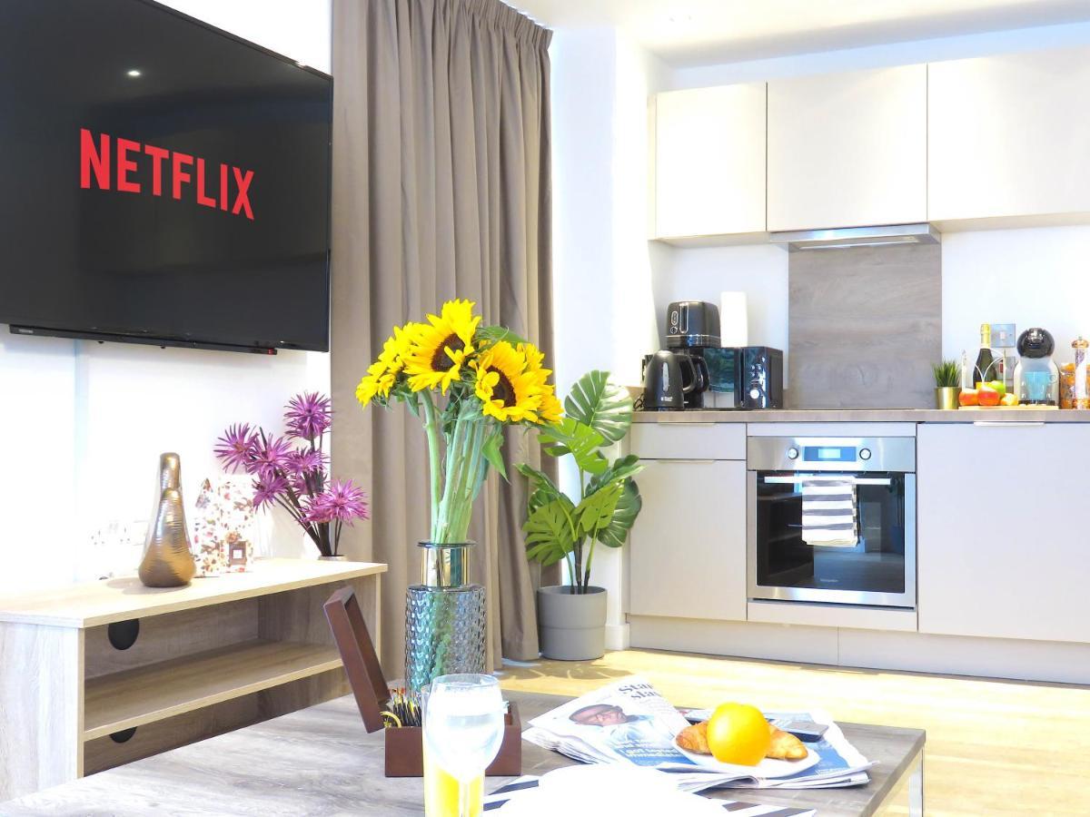 Tudors Esuites Corporate Apartment *