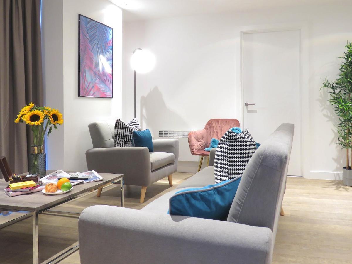 Apartment Tudors Esuites Corporate *